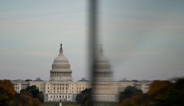 Senators near deal to reopen government as key Democrats signal willingness to back plan