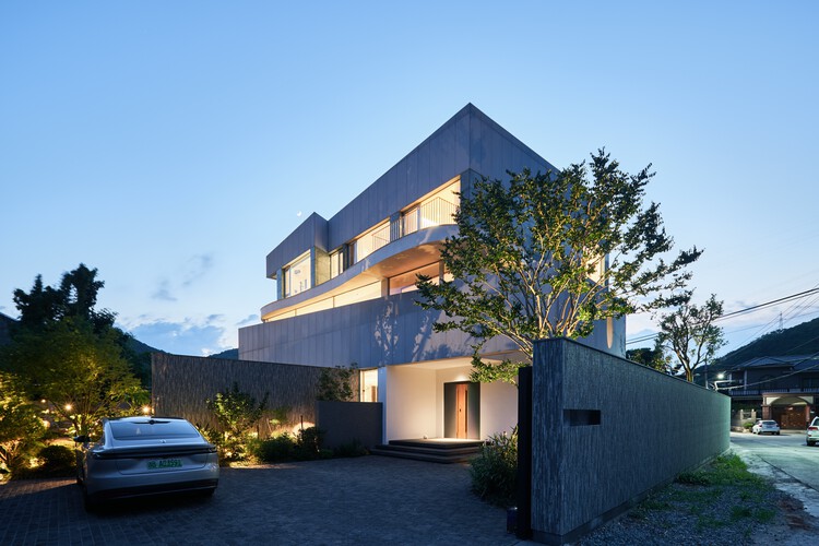 Xiaye Zhang Residence / Studio MOR - Image 6 of 39