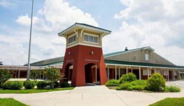 Oakleaf Village Elementary fifth grader caught with pocketknife