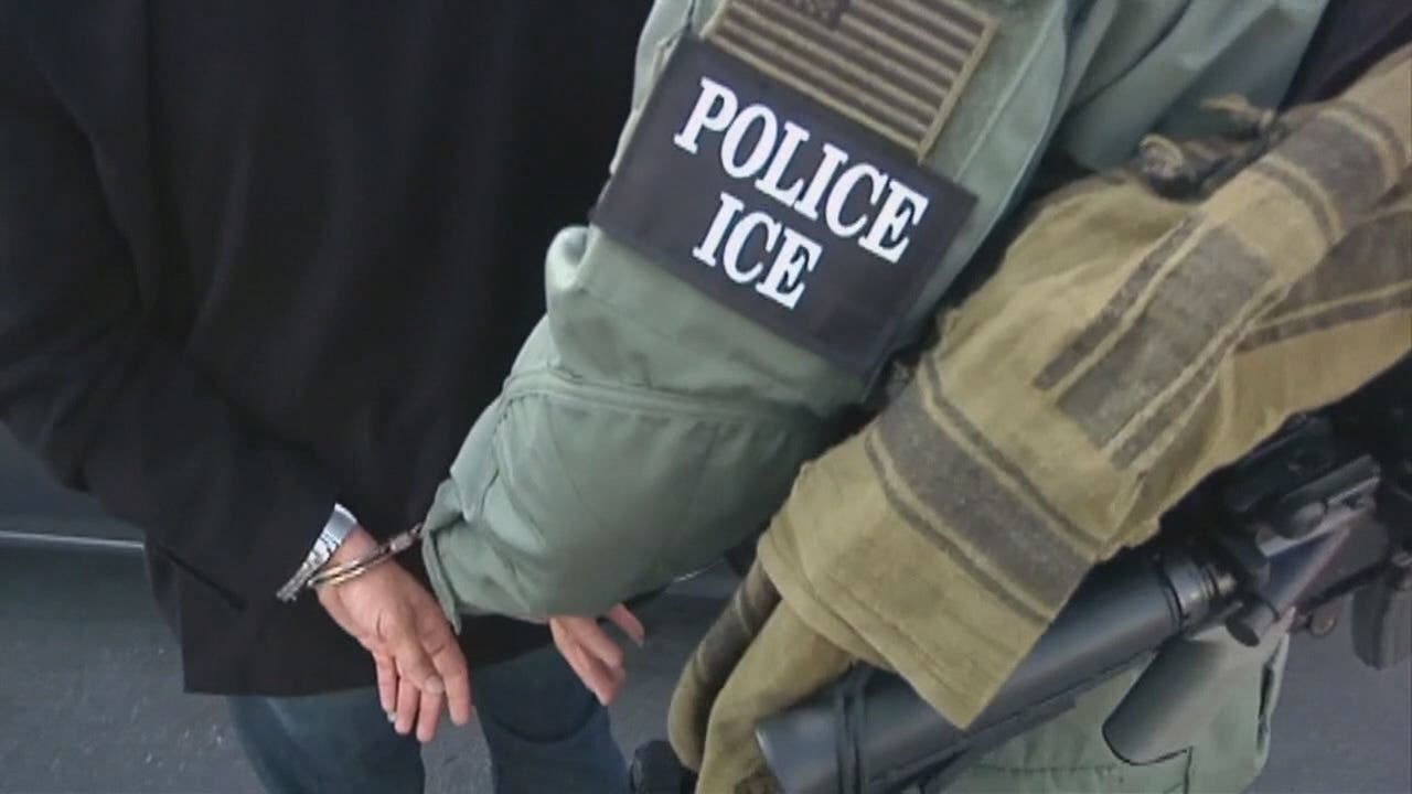 615 people detained by ICE in Chicago area should be released, judge orders