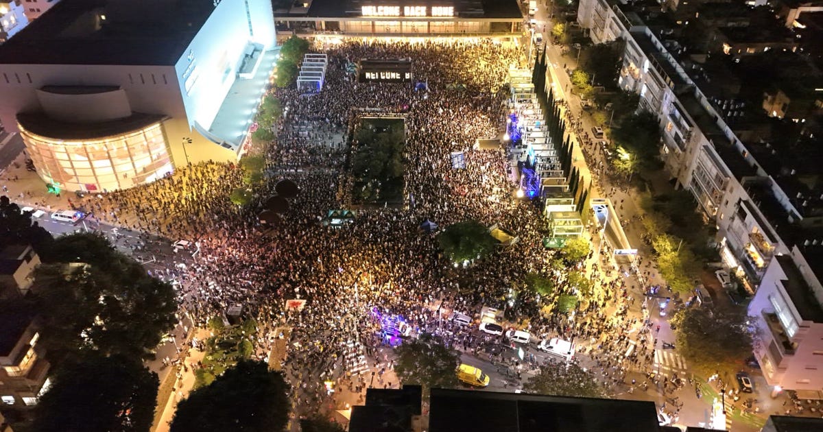 'We deserve to know': October 7 families lead tens of thousands demanding state inquiry - Haaretz