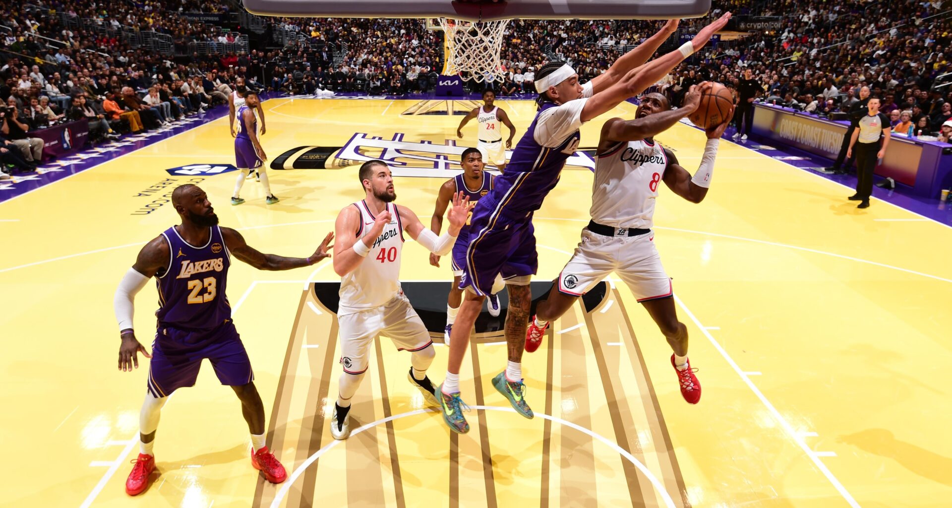 Lakers Won't Use NBA Cup Court vs. Mavs, Deemed Unplayable After Player Complaints