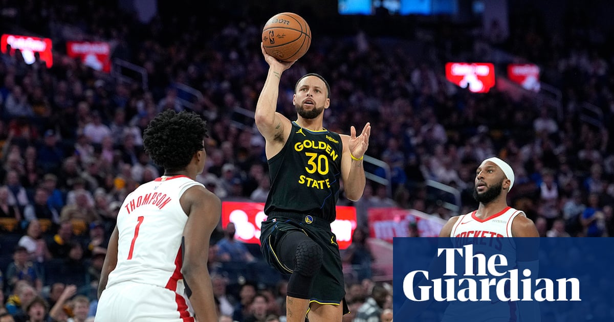 Stephen Curry out at least a week as Warriors face fresh setback | Stephen Curry