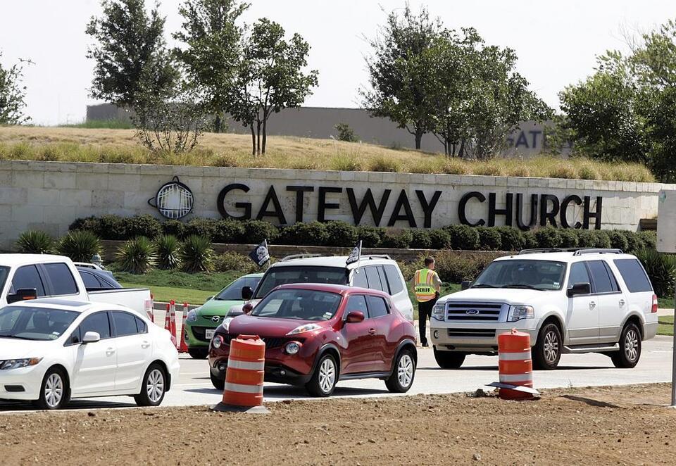 Suit against Gateway Church, Robert Morris is not religious issue: Dallas judge