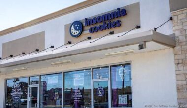 Late-night bakery chain plans third store