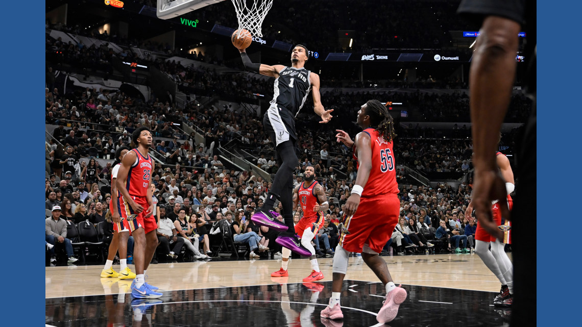 Fox scores 24 points in season debut, Wembanyama has 18 points, 18 rebounds as Spurs top Pelicans