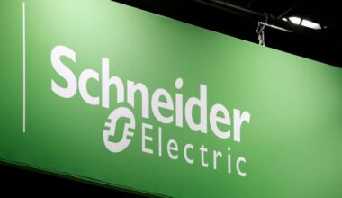 Schneider Electric seals $2.3 billion in US data centre deals to power AI boom