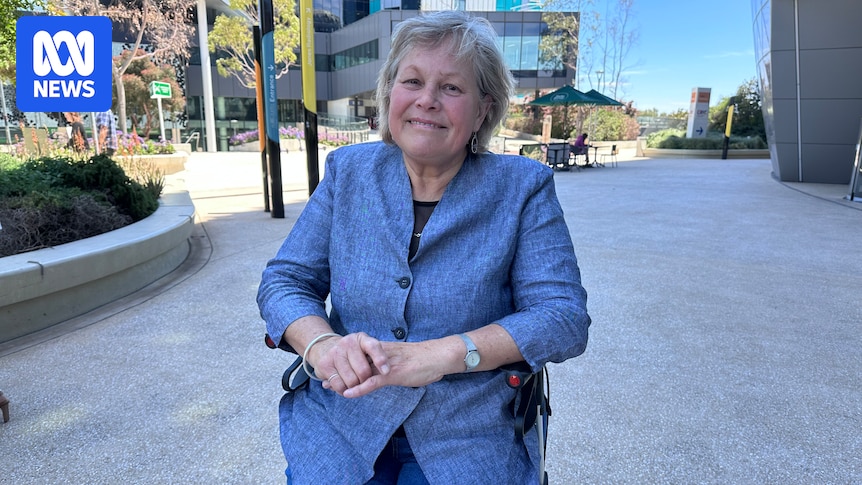 Health network boss apologises to Adelaide woman for spine surgery delays