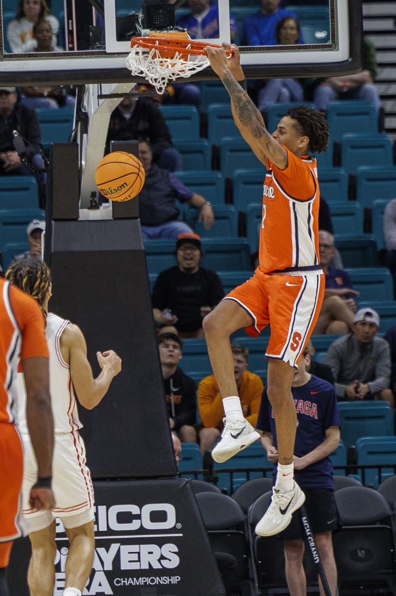 Syracuse Orange forward Kiyan Anthony (7) dunks in the ball as Syracuse Orange forward Kiyan Anthony (7) dunks in the ball as Syracuse takes on Houston in the first round of play in the Players Era Festival at the MGM Grand in Las Vegas Monday, November 24, 2025. (N. Scott Trimble | strimble@syracuse.com)