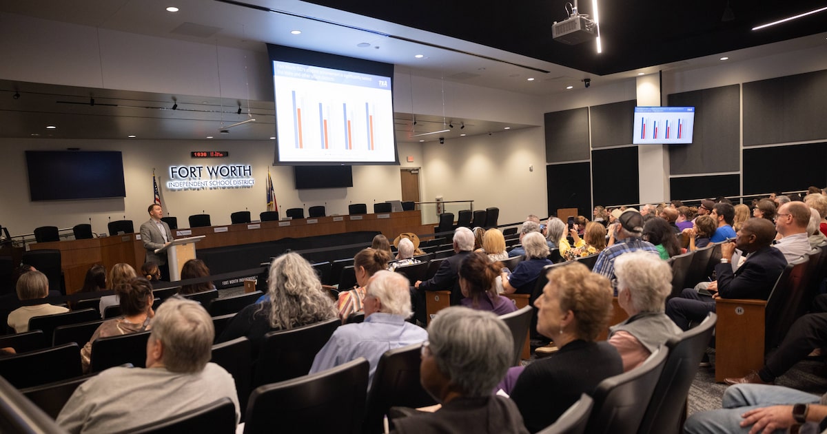 As takeover takes shape, Fort Worth ISD parents demand answers from state