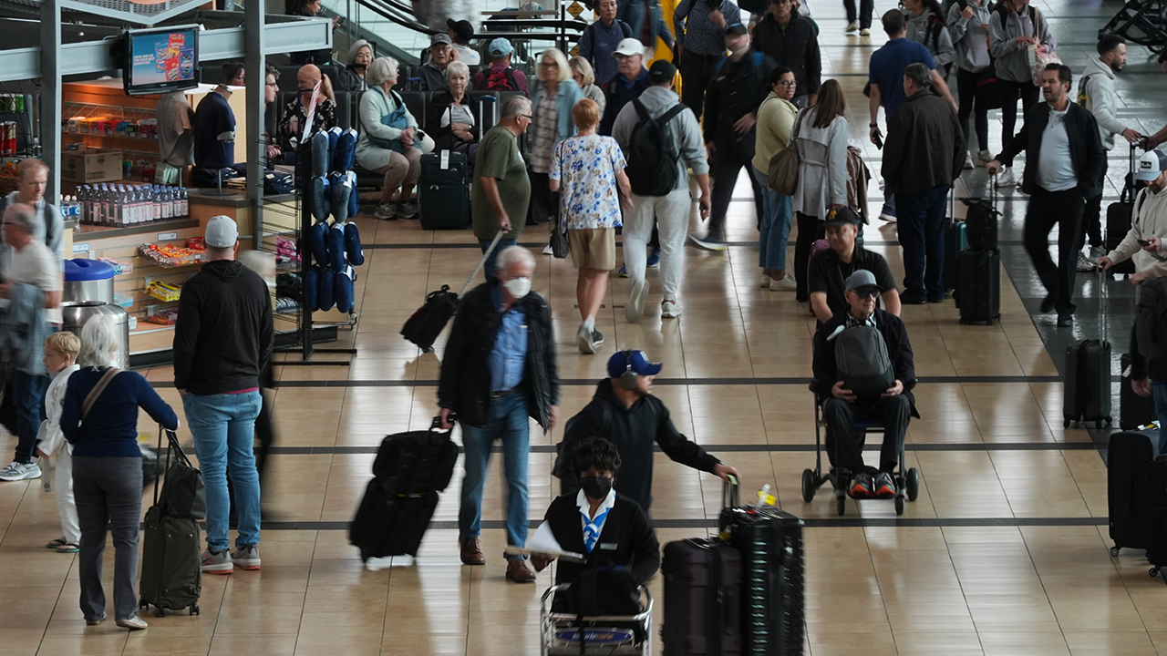 Flight delays and cancellations mount as FAA cuts to air traffic enter third day