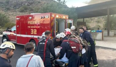 Woman hospitalized after being rescued from Phoenix hiking trail