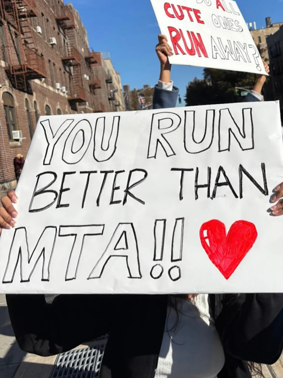 Here are the funniest signs of the 2025 New York City Marathon