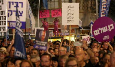 At the 30-year Rabin memorial: Same place, same people, still calling for peace - Haaretz