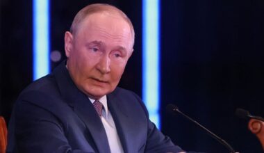 Putin adviser warns of crash after major firm cuts jobs by 50% | World | News