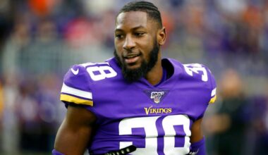 New York Jets defensive back shot, in critical condition: reports