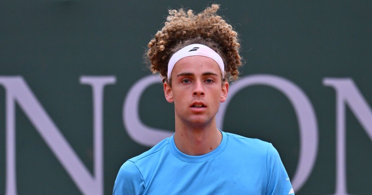 Tennis star comes out as gay in emotional statement and reveals 'pressure to stay quiet' | Tennis | Sport