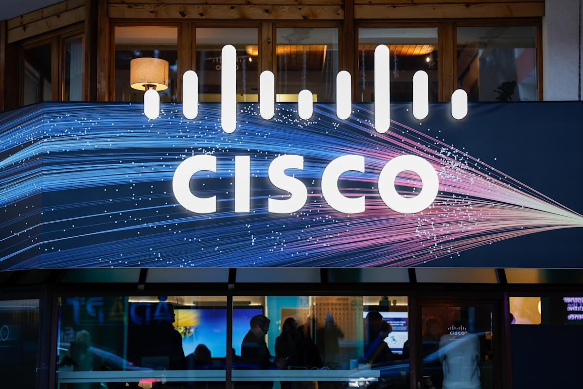 Cisco Shares Surge After AI-Fueled Outlook Exceeds Estimates