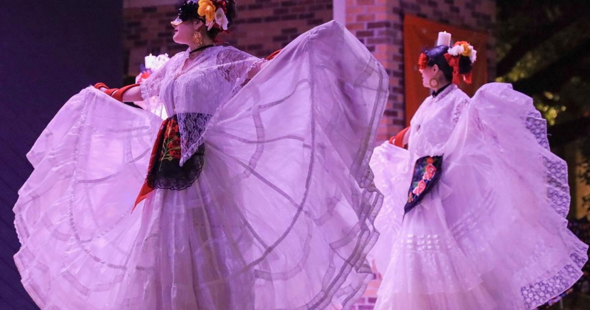 ‘Death is not the end for us’: UTA celebrates the dead for Día de los Muertos | Campus