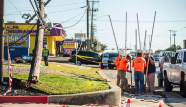 Crash on Cooper Street injures passenger, causes UTA power outage | Campus