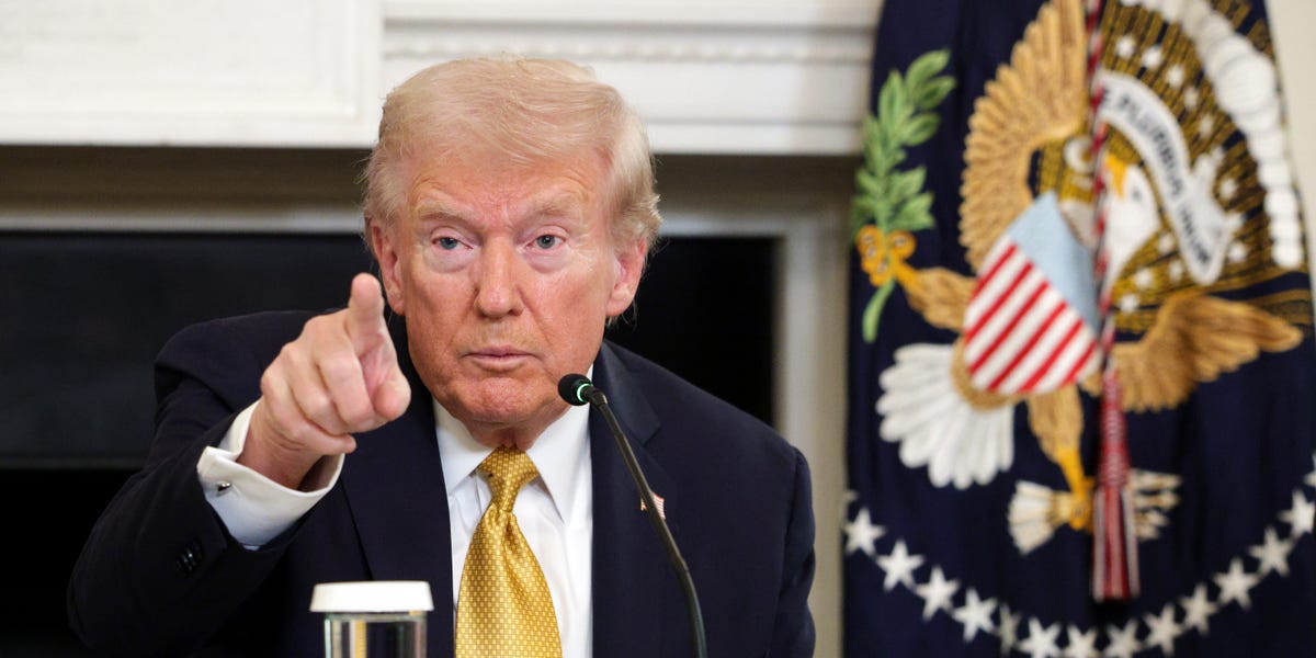 Trump Announces $2,000 Tariff Dividend for Most Americans