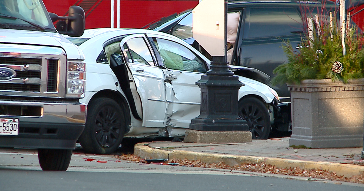 La Crosse Police, Fire respond to two-vehicle accident near Burns Park | La Crosse