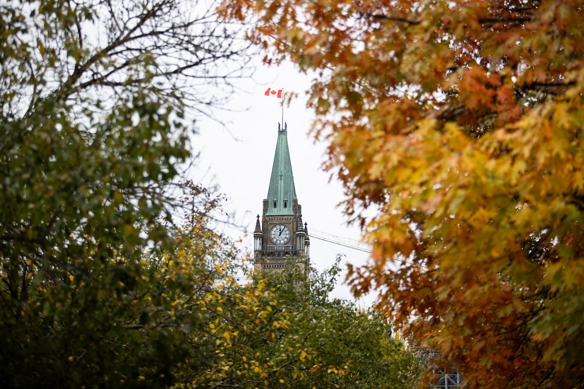 Unions warn federal budget proposal could lead to pension cuts for government workers