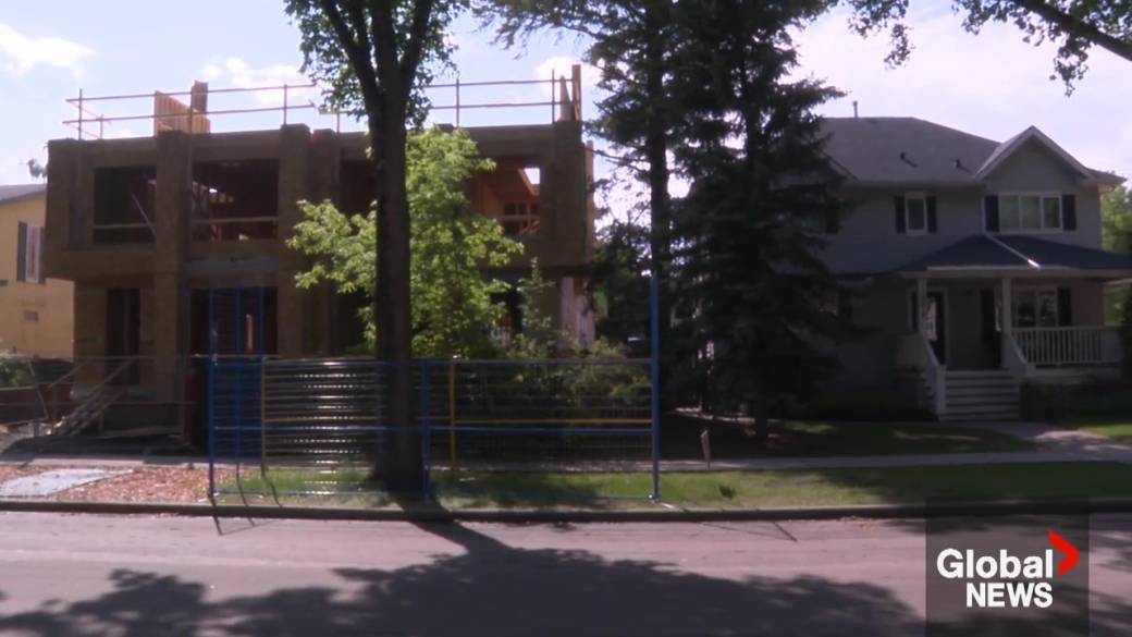 Click to play video: 'Edmonton homeowners explore restrictive covenants to stop multi-unit builds'