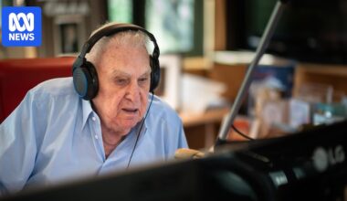 Veteran radio broadcaster John Laws dies aged 90