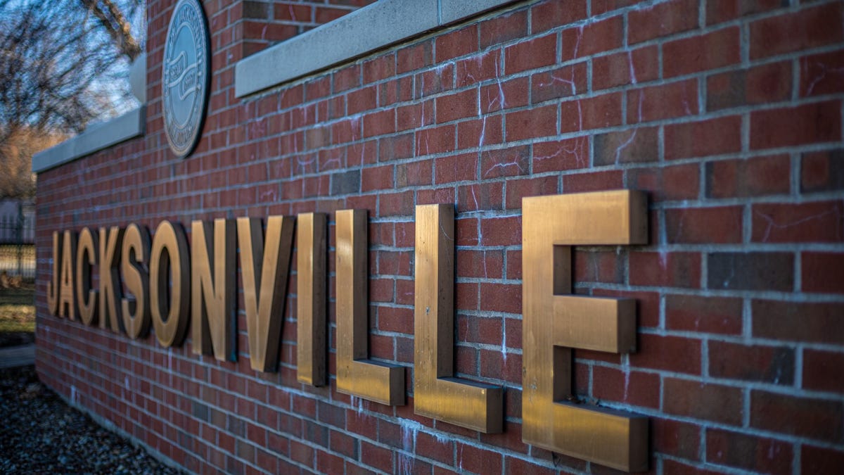 Jacksonville offers $9K relocation incentive