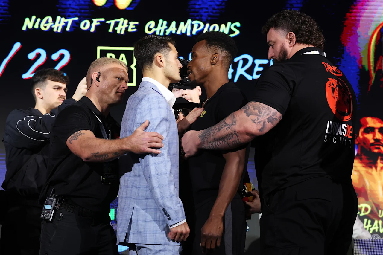 RIYADH, SAUDI ARABIA - NOVEMBER 20: Vito Mielnicki Junior (L) and Samuel Nmomah (R) face off during a Press Conference for the Ring IV: Night of the Champions Fight Night ahead of their fight at Boulevard Riyadh City Square 2 on November 20, 2025 in Riyadh, Saudi Arabia.  (Photo by Richard Pelham/Getty Images)