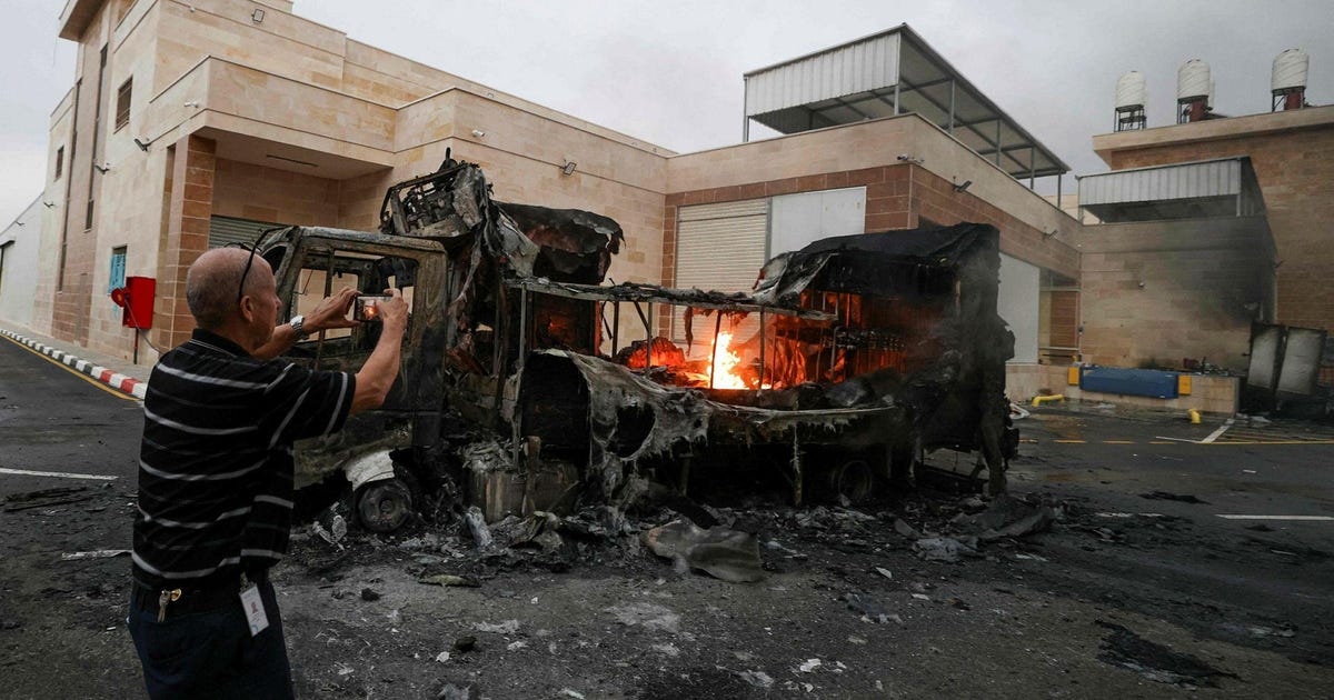 Violent settlers are 'fringe teens' but can 'destabilize' West Bank, IDF source says - Haaretz