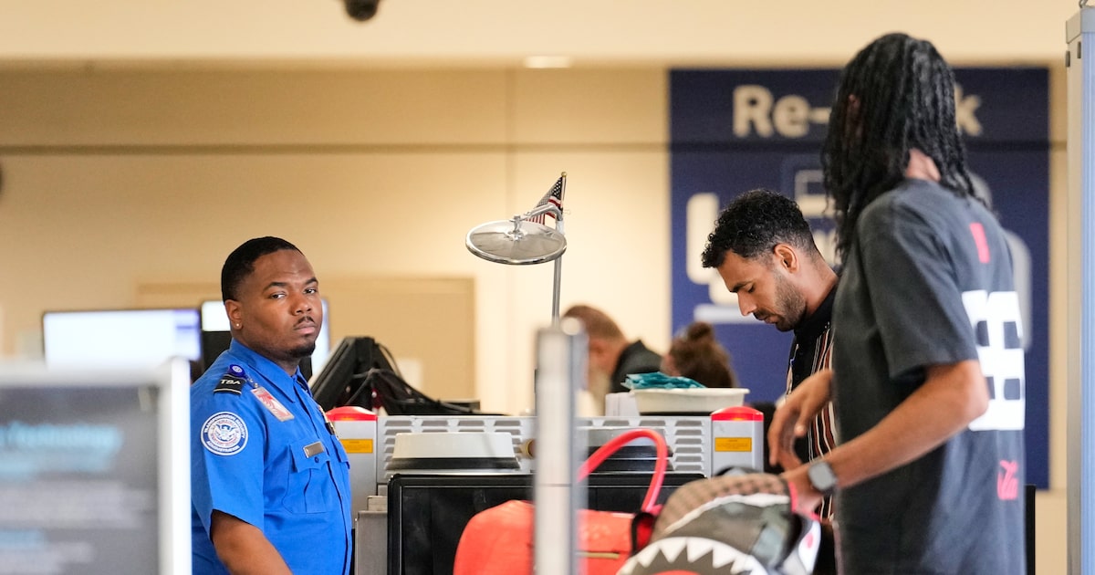 How to check Dallas, Love Field for TSA security line delays
