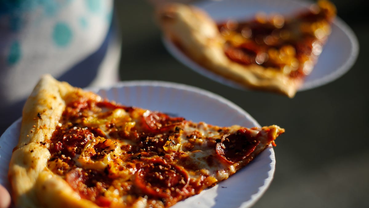 10 Cincinnati pizzerias that serve New York-style pizza by the slice
