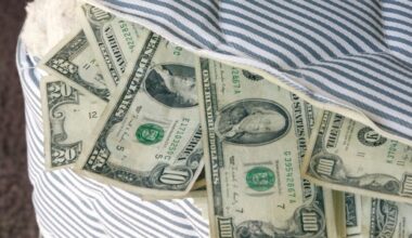 401(k)s are thriving for top earners. Everyone else is saving less.