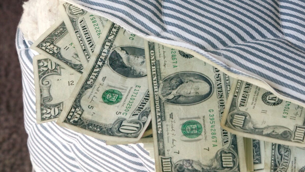 401(k)s are thriving for top earners. Everyone else is saving less.