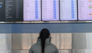 Flight cuts begin at JFK and LaGuardia as federal shutdown drags on