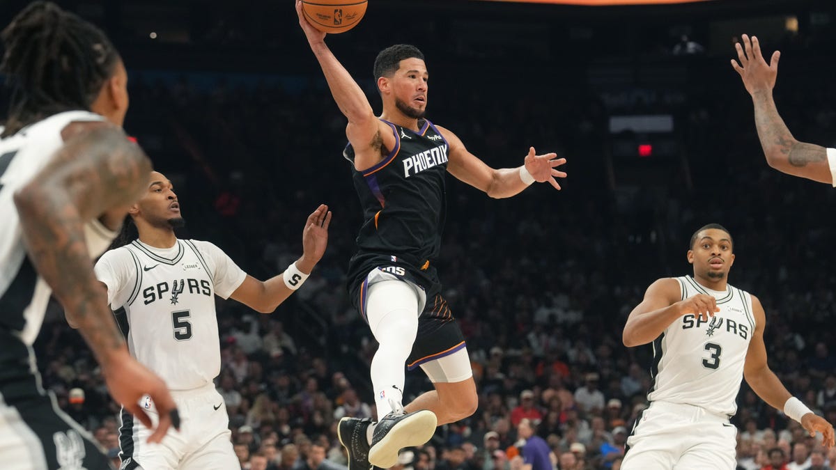 Devin Booker, Suns stun Wembanyama, unbeaten San Antonio Spurs