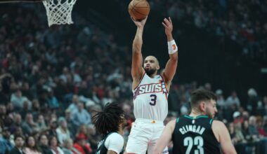 Rookie Rasheer Fleming cracks rotation, Suns up at half