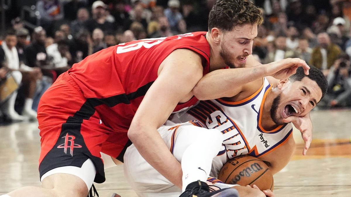 Without Kevin Durant, Rockets top Suns, end three-game win streak