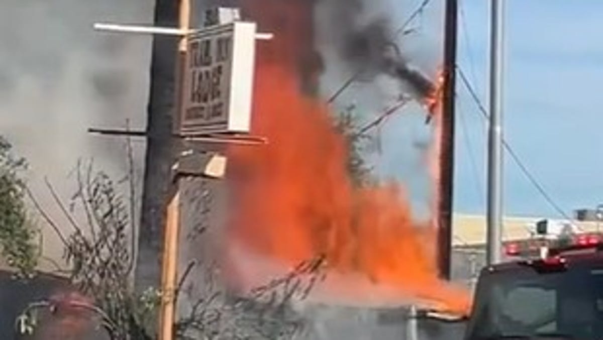 10-year-old girl rescued from Phoenix mobile home fire