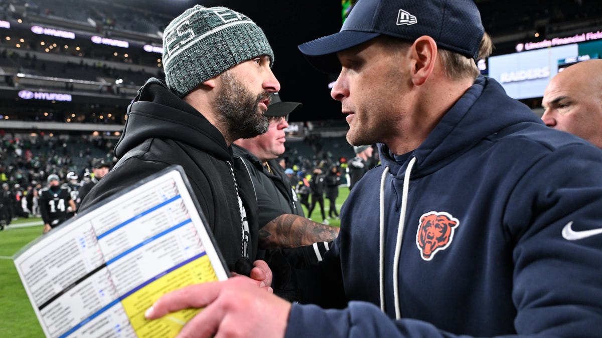 Ben Johnson king of Chicago after Bears' win leads to free hot dogs