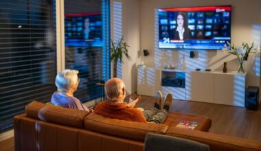 Why Your News-Watching Routine Could Be Hurting Your Retirement Plans, Experts Explain