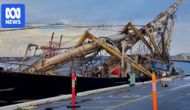 ATSB report finds communication failures led to Maersk ship smashing into Leeuwin II