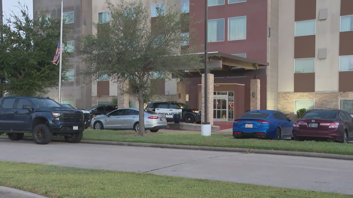 Police investigating deadly shooting at west Houston hotel