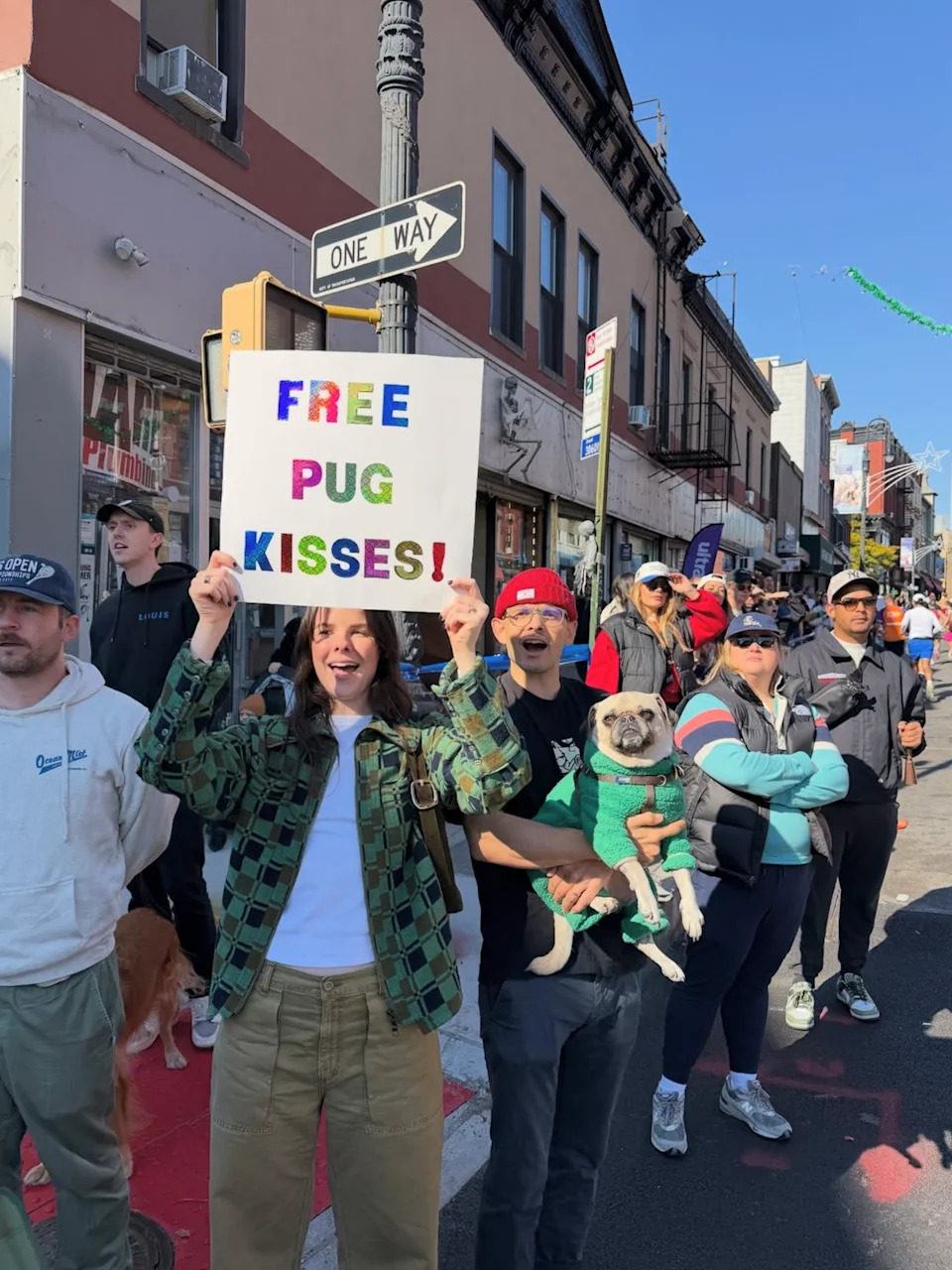 Here are the funniest signs of the 2025 New York City Marathon