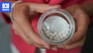 TGA says some vitamin B6 will come off shelves and require prescriptions for large doses after rise in toxicity cases