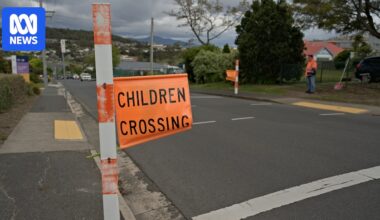 Numerous Tasmanian public, Catholic and independent schools to close from Wednesday