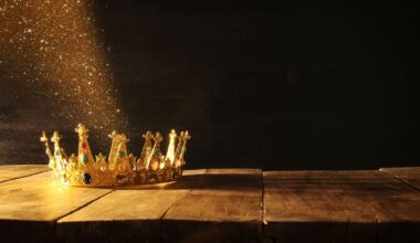 Down market by Artit Wongpradu via Shutterstock