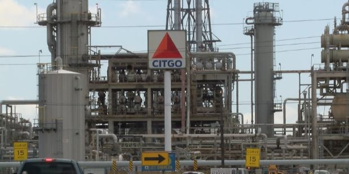 Texas man dies after crashing into refinery on La. 108